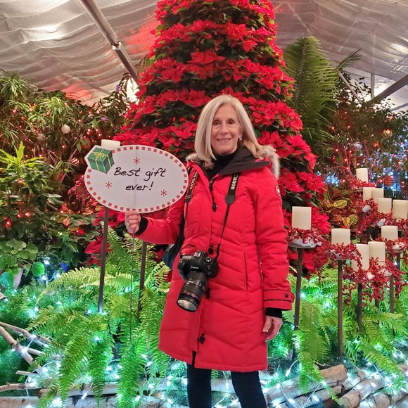 HUNDREDS OF GIFTABLE ITEMS AVAILABLE! - Picture 1 of 1